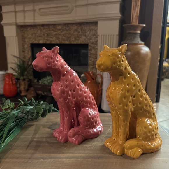 Yellow and Pink 10 Inch Ceramic Leopard Figurines. - Picture 5 of 8